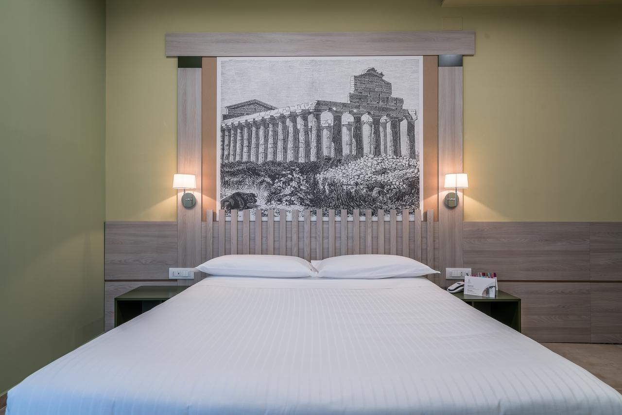 Hotel Palace Battipaglia Esterno foto